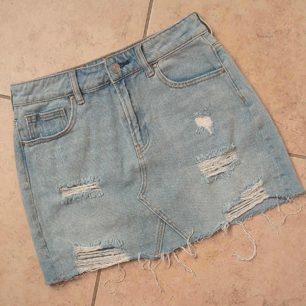 PacSun Denim Mini Skirt Distressed Jean Cut Off Raw Hem 100% Cotton - Size 27